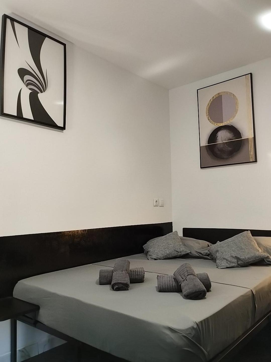 Vilapicina Rooms Barcelona Bagian luar foto